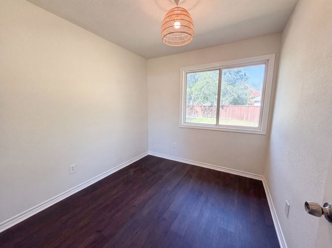 Photo 11 of 18 of 10504 Ruidosa St, Austin, TX