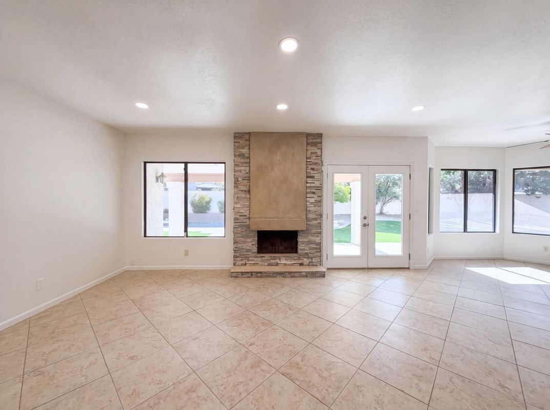 Photo 7 of 38 of 13816 N 50th St, Scottsdale, AZ