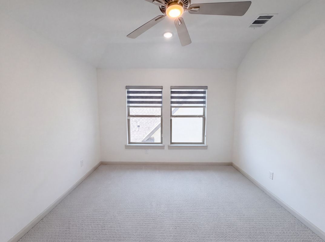 Photo 17 of 28 of 9694 Brackenfield Ln, Frisco, TX