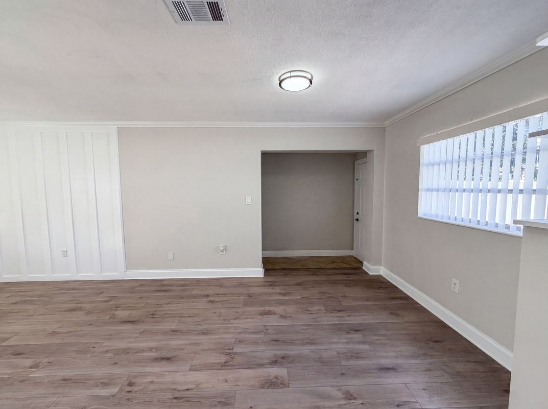 Photo 10 of 23 of 5306 3rd St W, Bradenton, FL