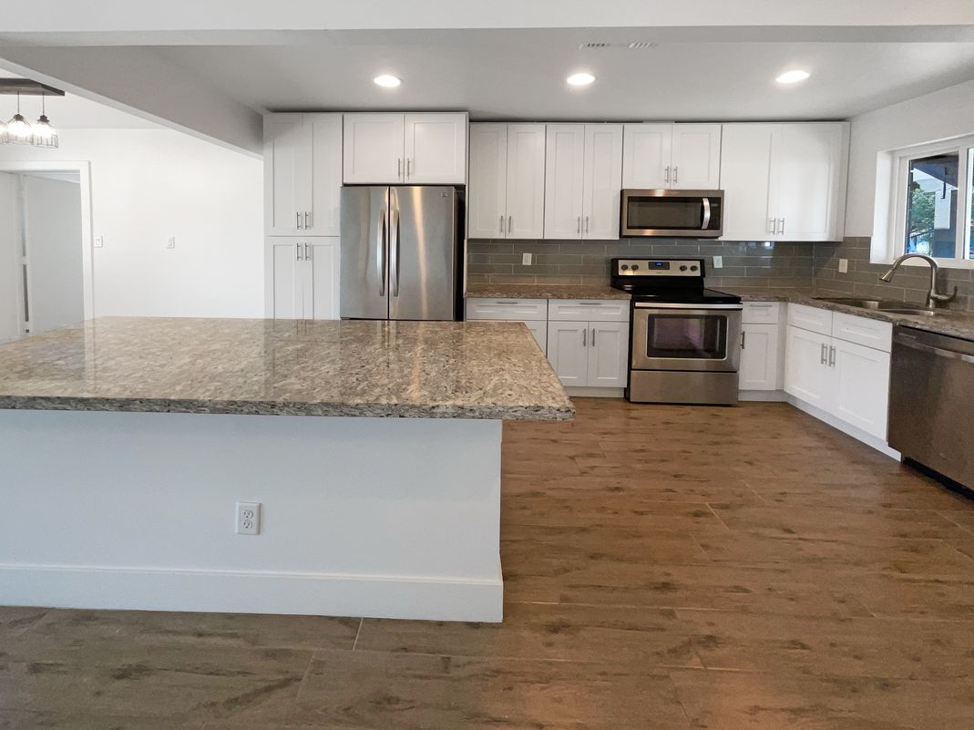 Photo 2 of 28 of 7231 N 23rd Ave, Phoenix, AZ