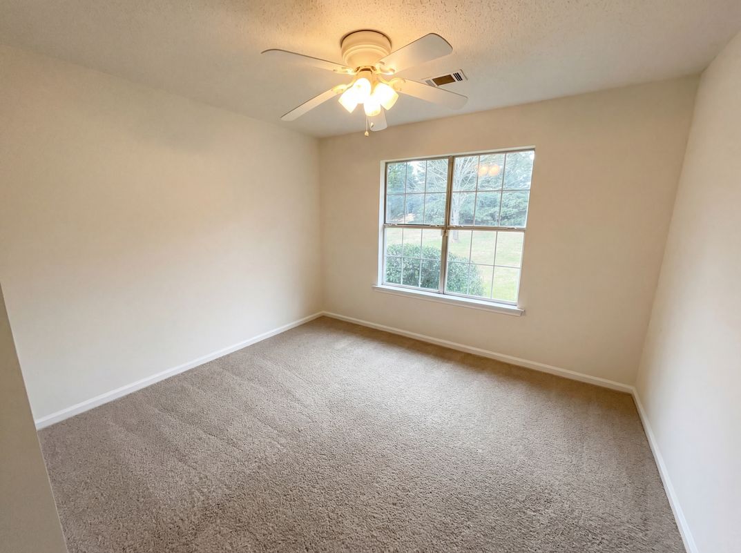 Photo 4 of 22 of 169 Manley Dr, Hampton, GA