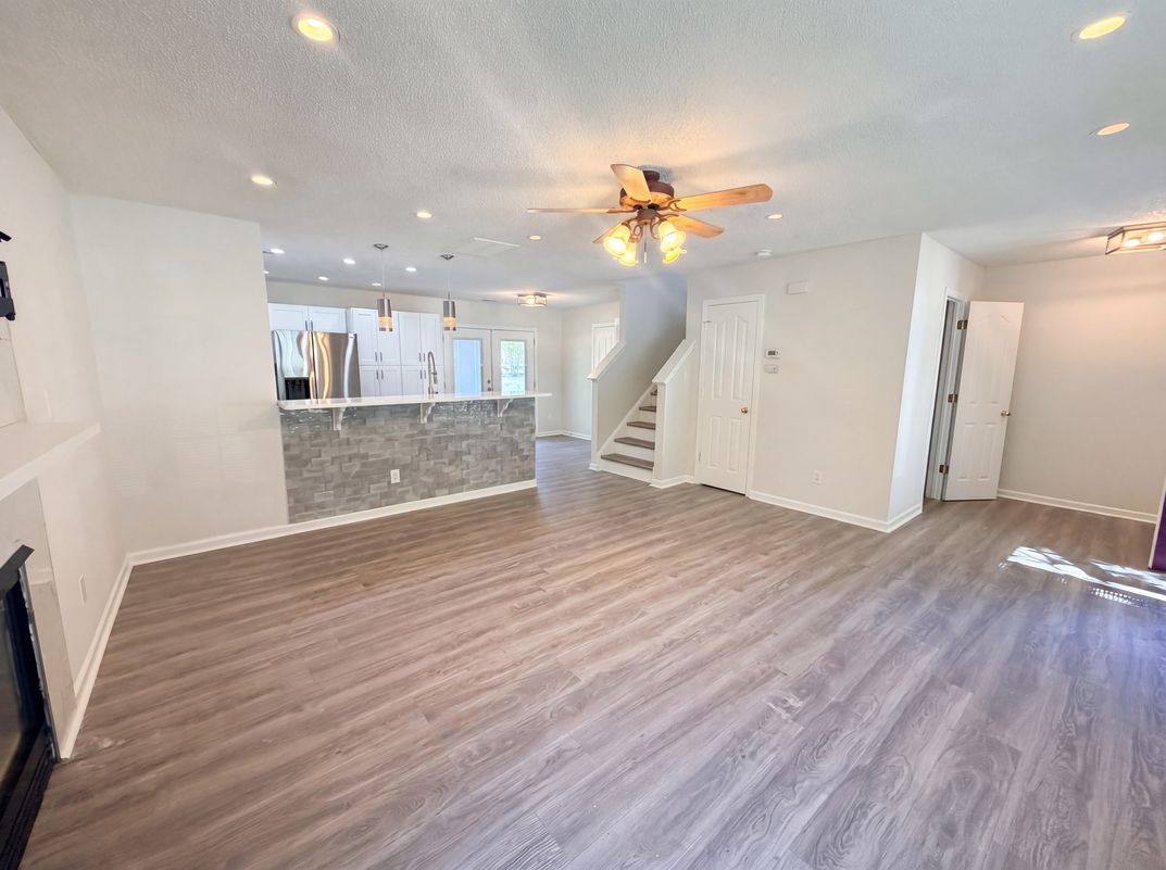 Photo 8 of 18 of 6032 Briggs Dr, Charlotte, NC