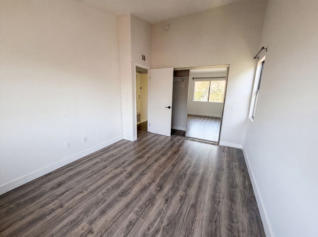 Photo 9 of 17 of 7300 Corbin Ave, Reseda, CA