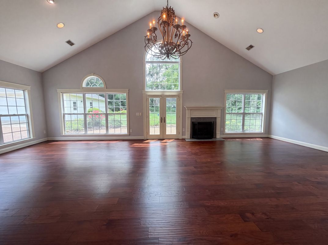 Photo 3 of 23 of 608 Estes Rd, Nashville, TN