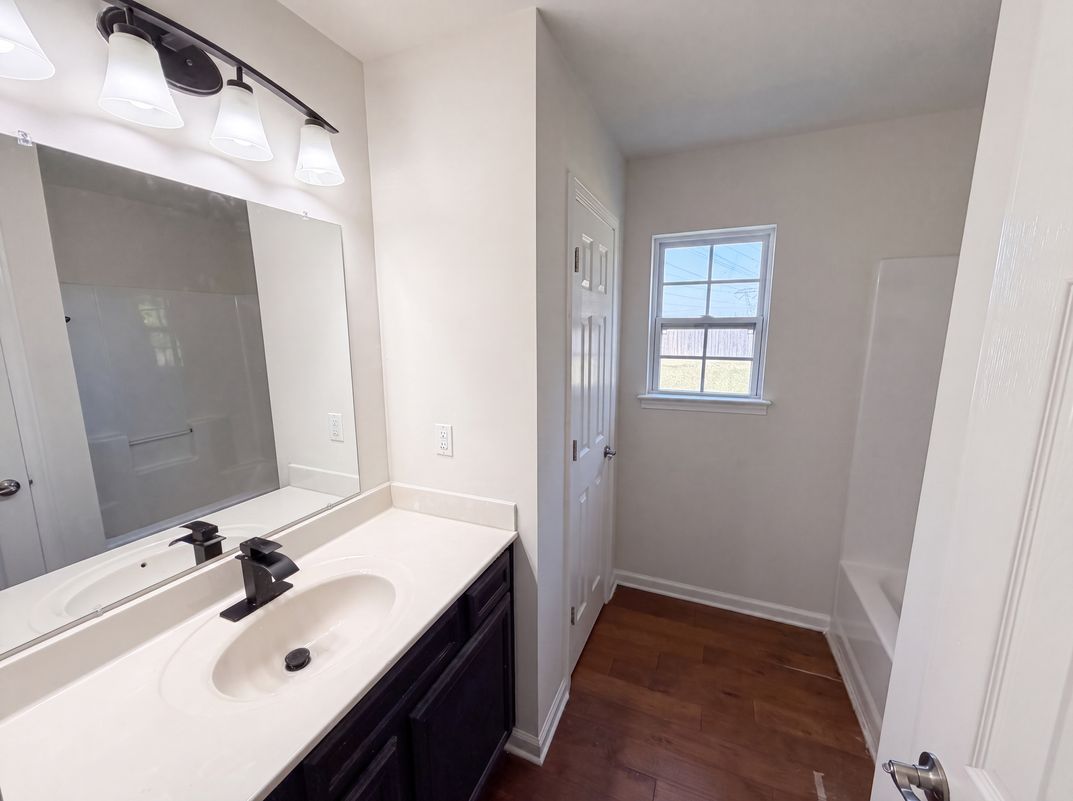 Photo 14 of 17 of 10933 Pointer Ridge Dr, Charlotte, NC