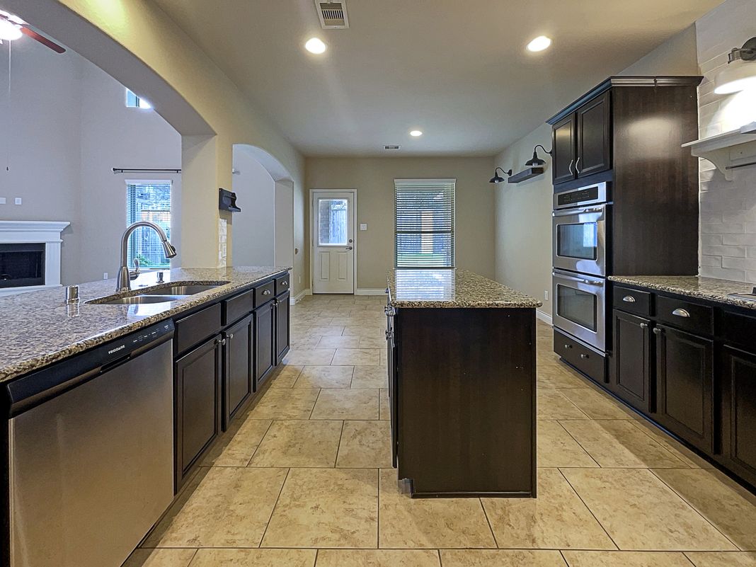 Photo 13 of 27 of 24542 N Denham Ridge Ln, Spring, TX