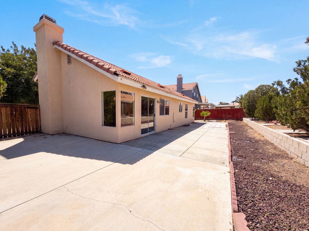 Photo 5 of 19 of 13154 Oberlin Ave, Victorville, CA