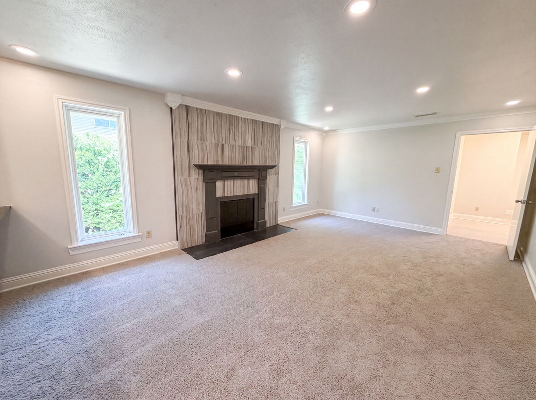 Photo 9 of 22 of 3423 Willow Crest Ln, Dallas, TX