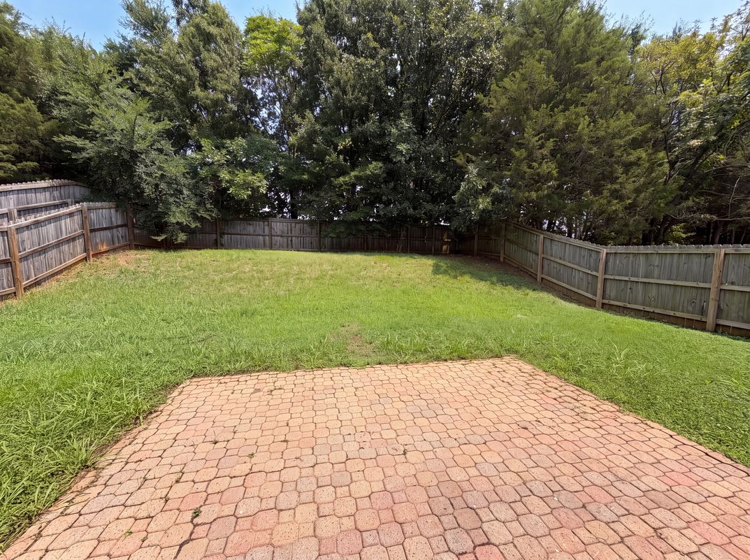 Photo 15 of 17 of 5714 Waverly Lynn Ln, Charlotte, NC