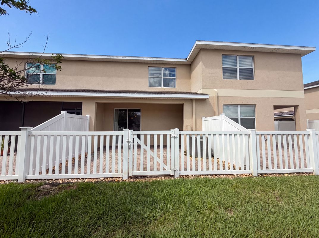 Photo 5 of 33 of 13717 Rosette Rd, Hudson, FL