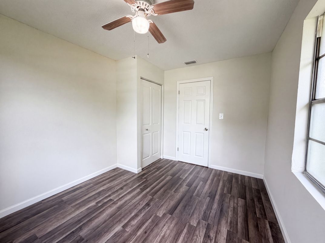 Photo 13 of 21 of 1340 Ottawa Ave, Jacksonville, FL