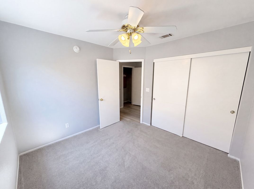 Photo 15 of 33 of 9121 Indian Breeze Dr, Las Vegas, NV