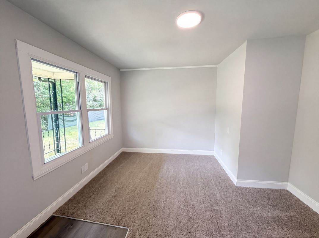 Photo 4 of 20 of 704 Morningside Dr, Mount Holly, NC