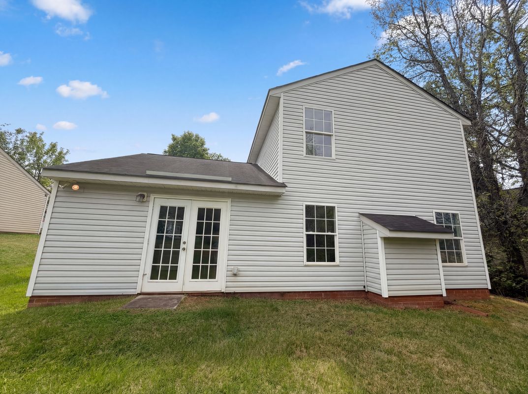 Photo 5 of 19 of 6620 Iron Brigade Ln, Charlotte, NC