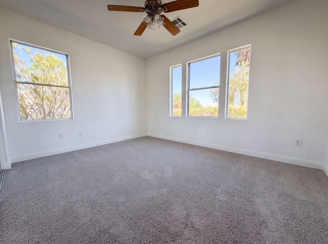 Photo 9 of 23 of 10228 Donde Ave, Las Vegas, NV