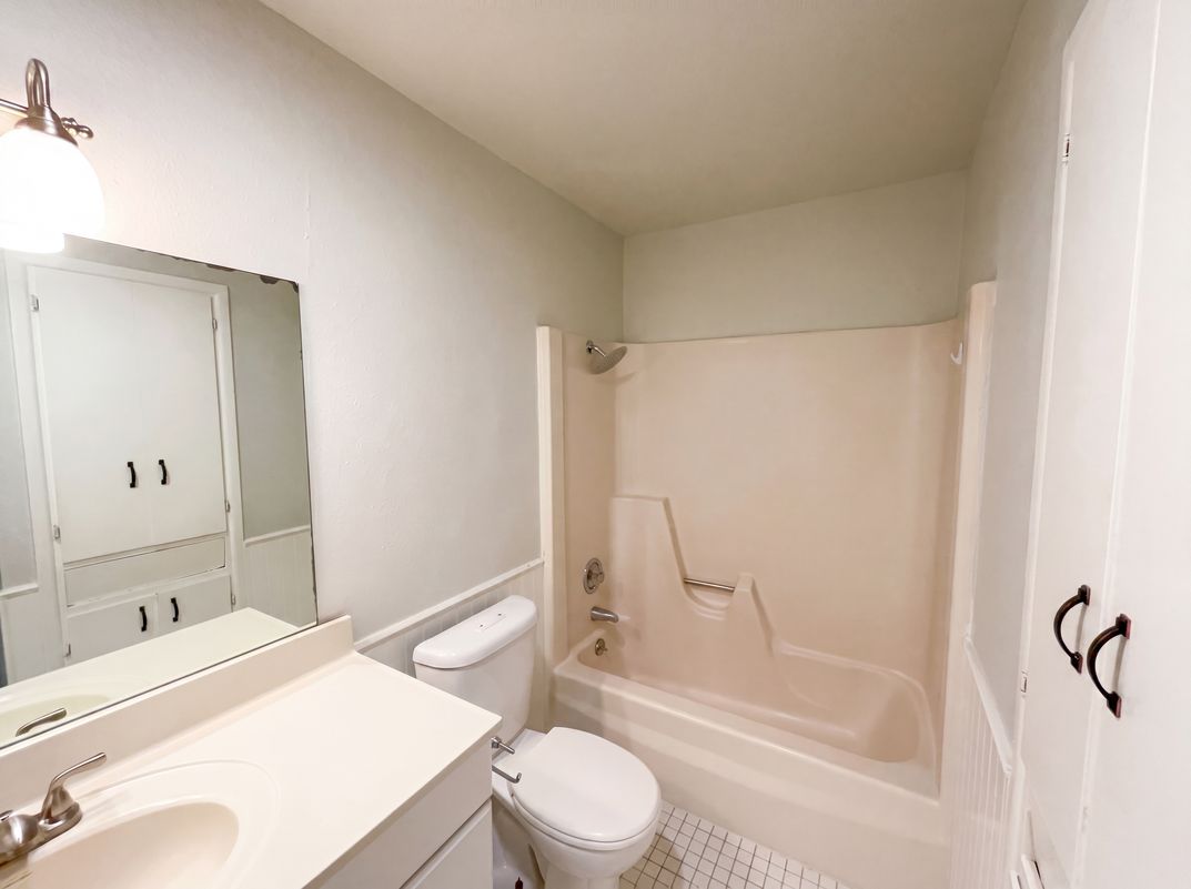 Photo 12 of 19 of 1154 S Ellison Dr, San Antonio, TX