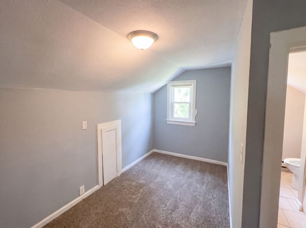 Photo 20 of 32 of 608 Howland Ave, Toledo, OH