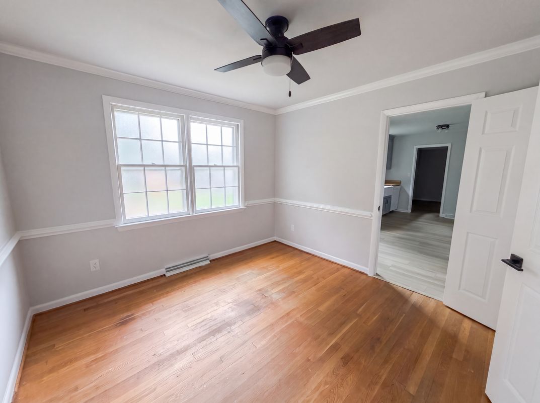 Photo 7 of 16 of 1016 Forestview Dr, Colonial Heights, VA