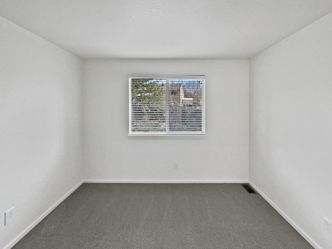 Photo 17 of 21 of 9115 W Hinsdale Pl, Littleton, CO