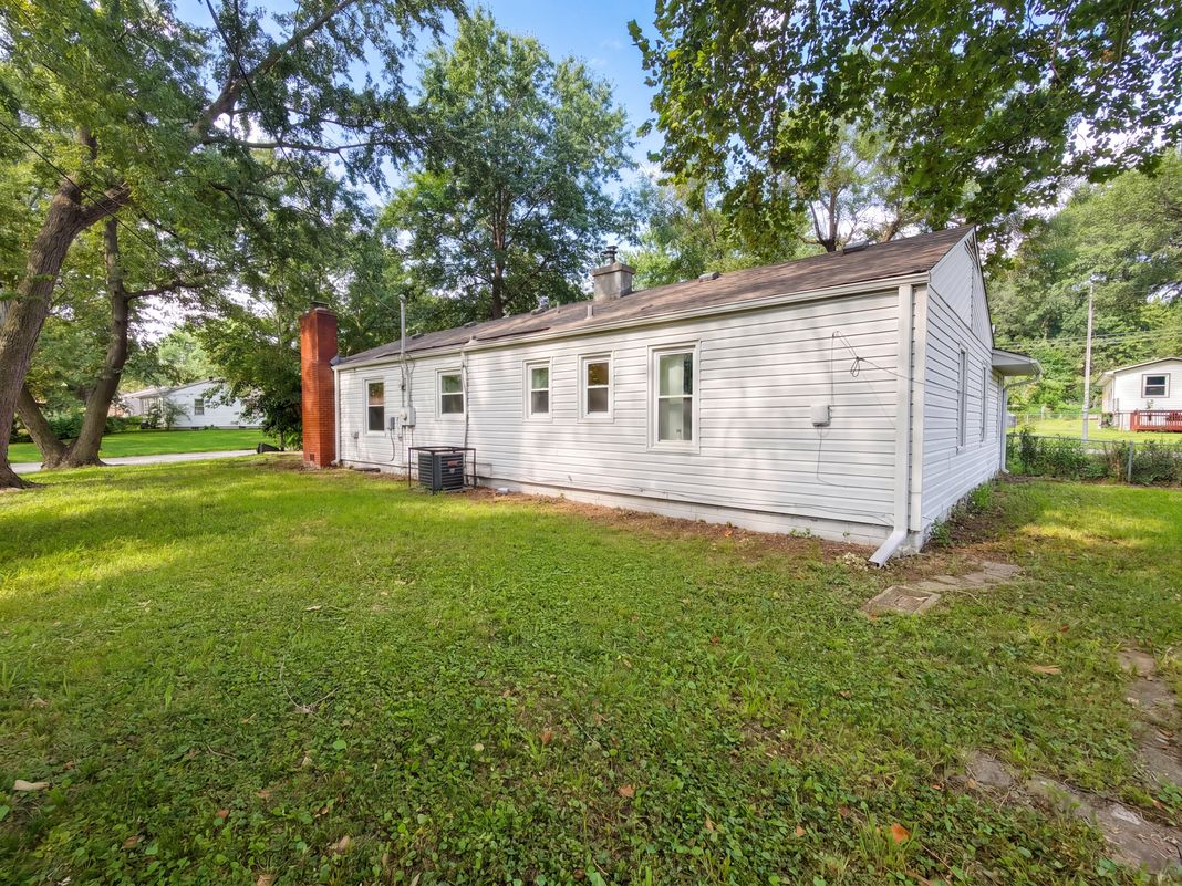 Photo 19 of 22 of 11121 Herrick Ave, Kansas City, MO