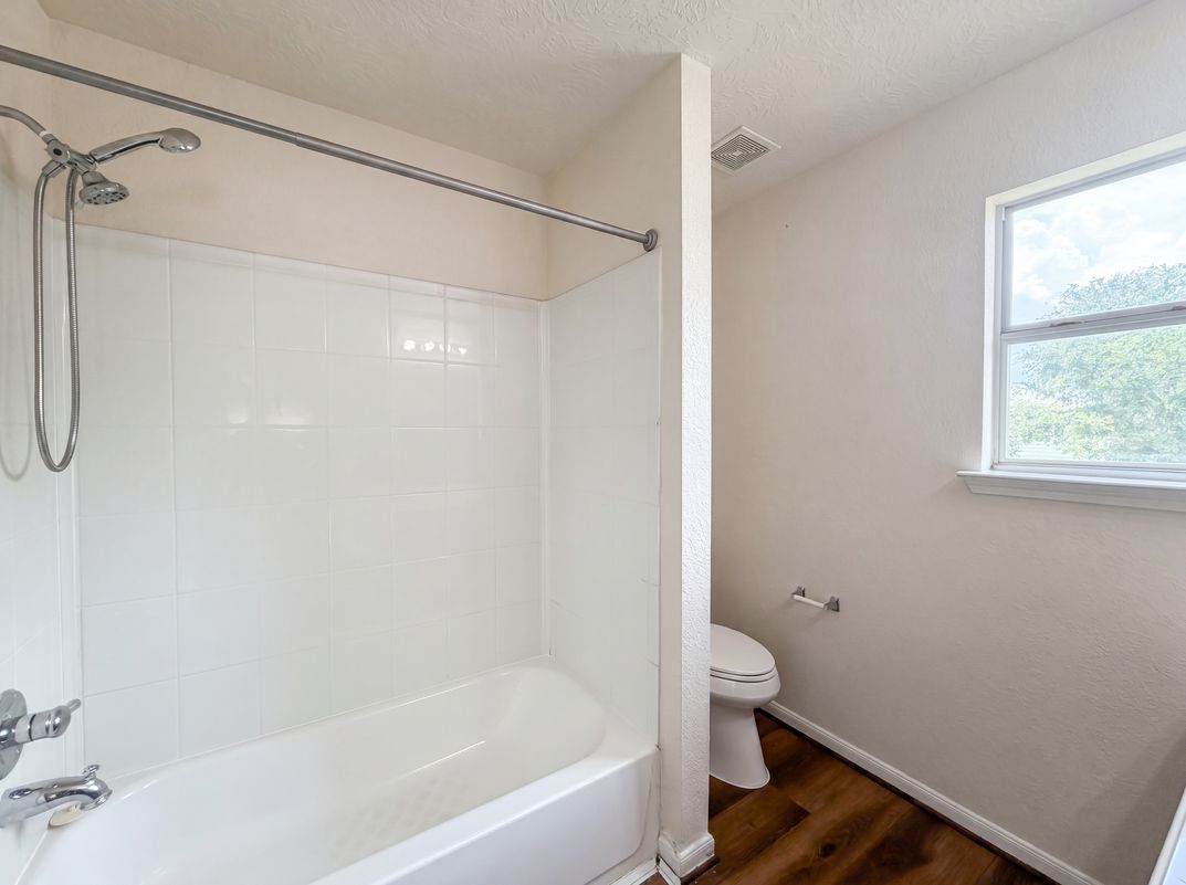 Photo 13 of 21 of 2627 Skyview Trace Ct, Houston, TX