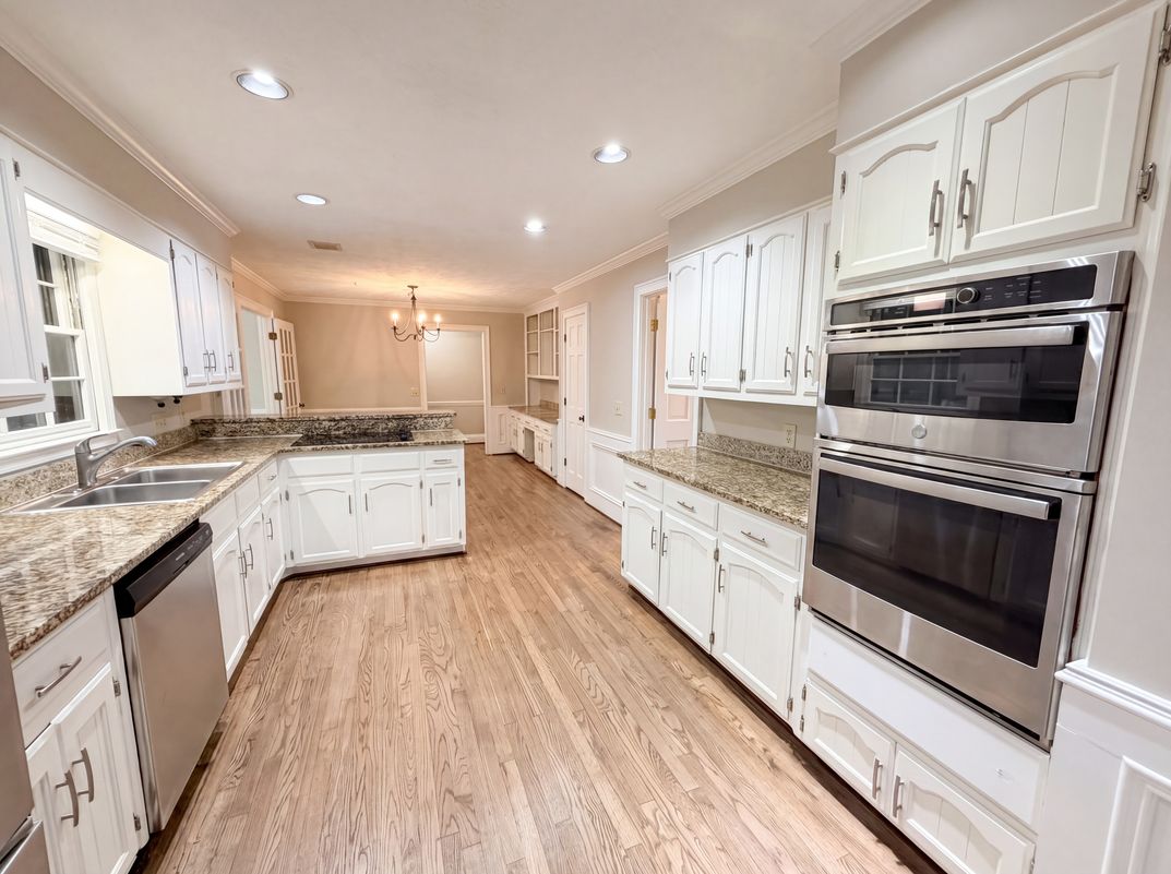 Photo 2 of 46 of 2360 Kimbrough Ct, Atlanta, GA