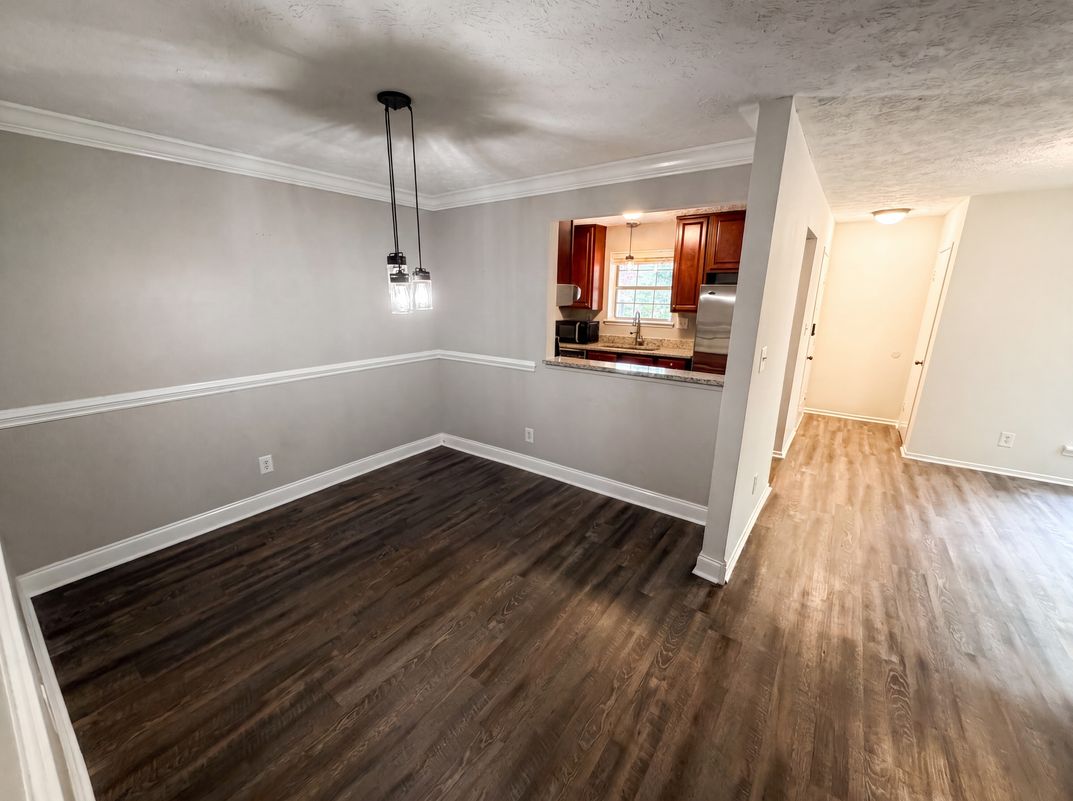 Photo 7 of 18 of 6818 Glenridge Dr, Atlanta, GA