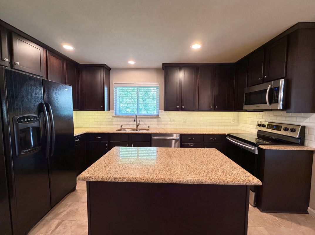 Photo 2 of 19 of 1533 Parkside Trl, Lewisville, TX