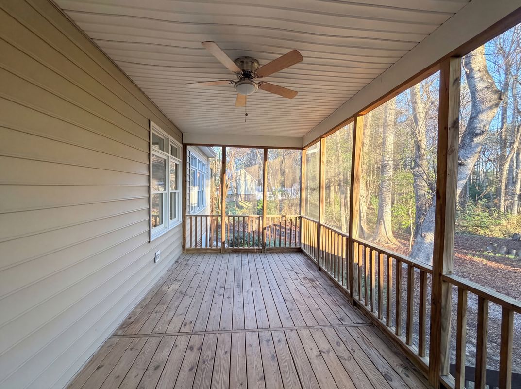Photo 15 of 18 of 729 E Ivy Valley Dr, Fuquay Varina, NC