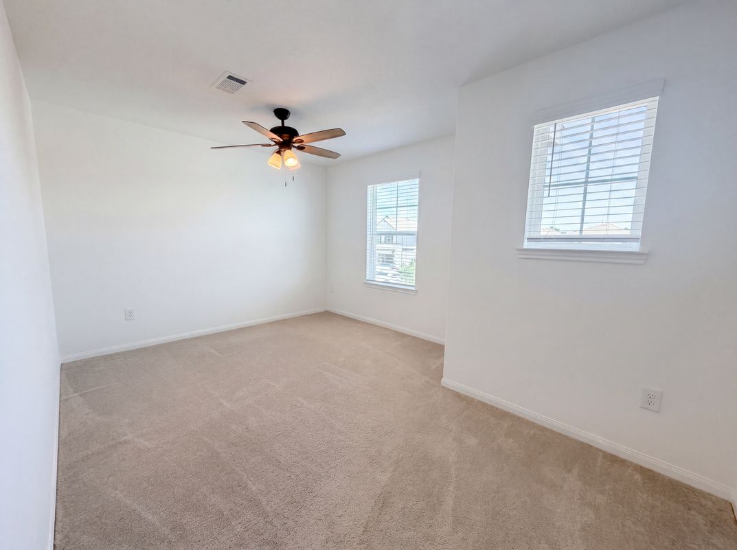 Photo 9 of 24 of 25635 Balsamroot Dr, Magnolia, TX