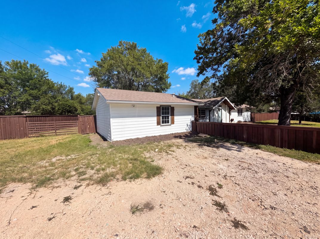 Photo 16 of 18 of 10504 Ruidosa St, Austin, TX