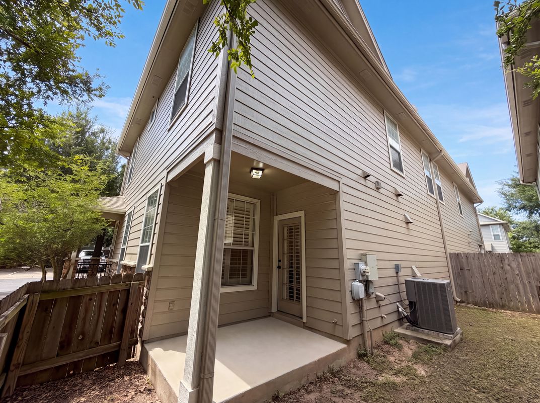 Photo 5 of 22 of 8518 Cahill Dr, Austin, TX