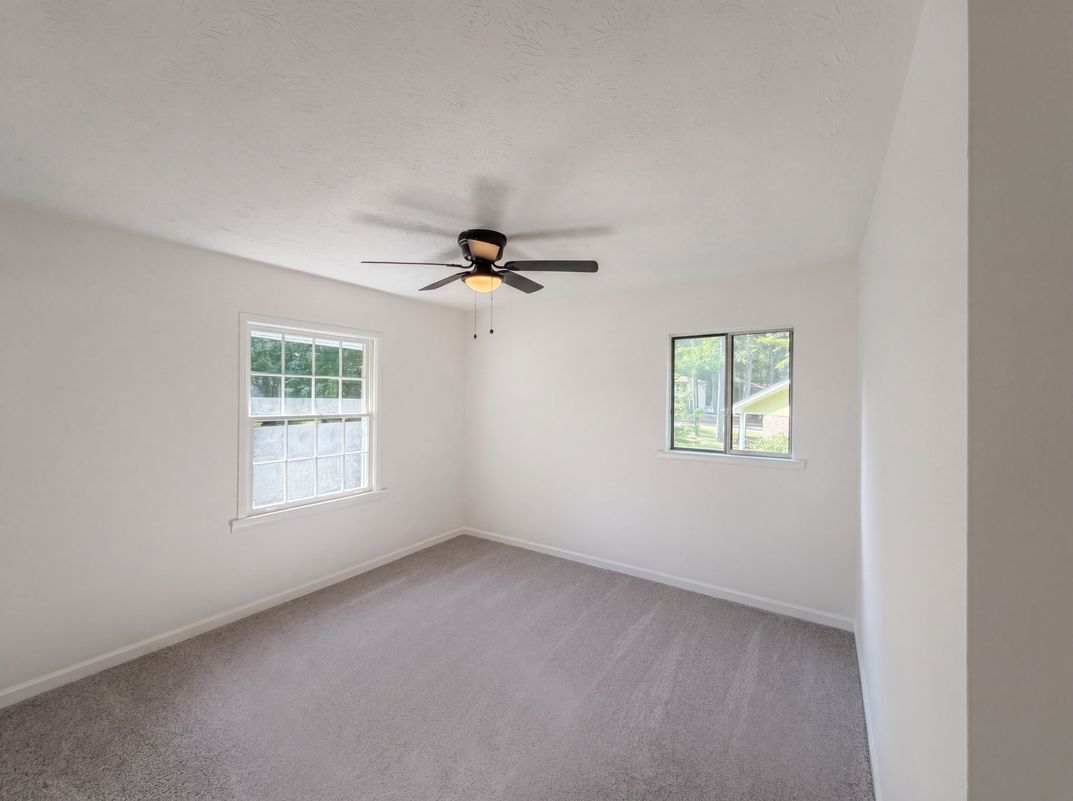 Photo 8 of 16 of 1010 Buckhurst Dr, Atlanta, GA