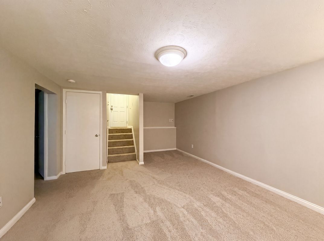 Photo 18 of 22 of 5569 Partridge Cir, West Chester, OH