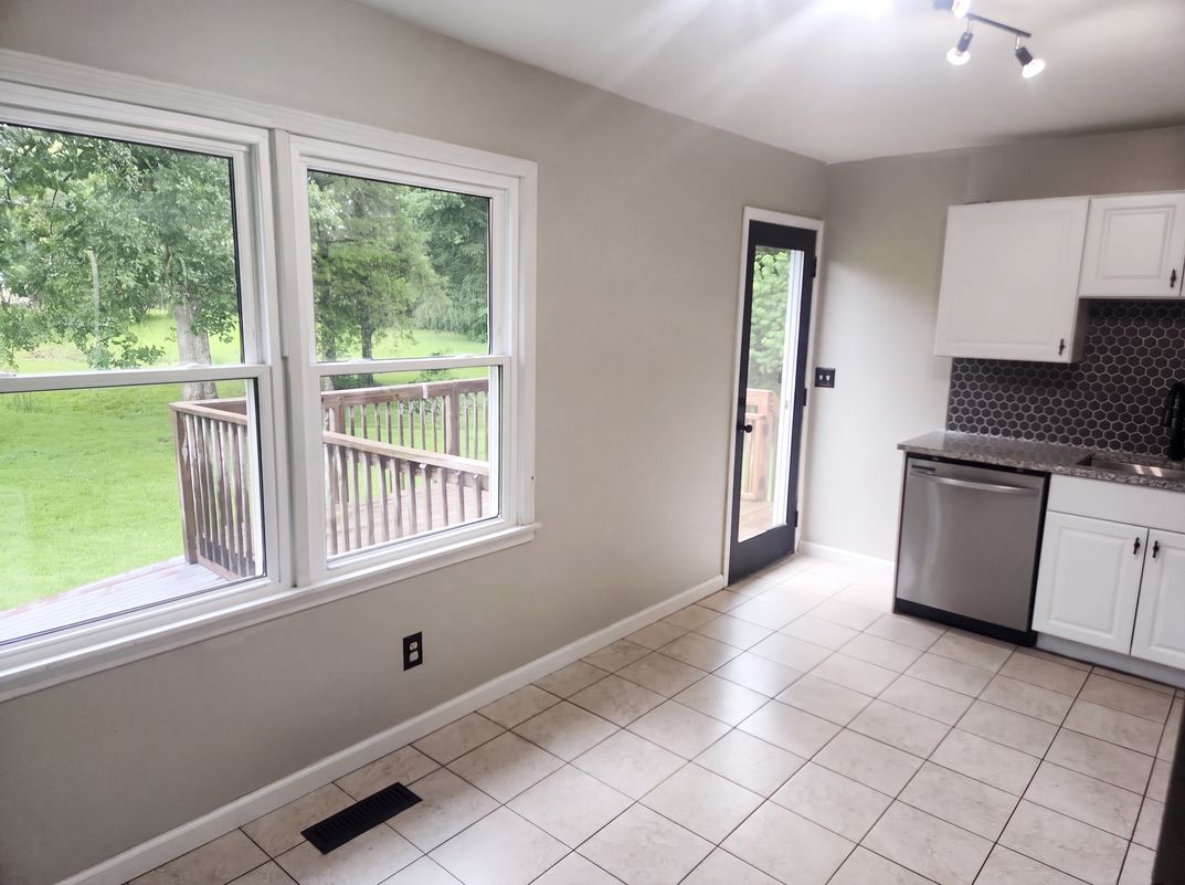 Photo 6 of 38 of 1212 2nd Ave SW, Alabaster, AL