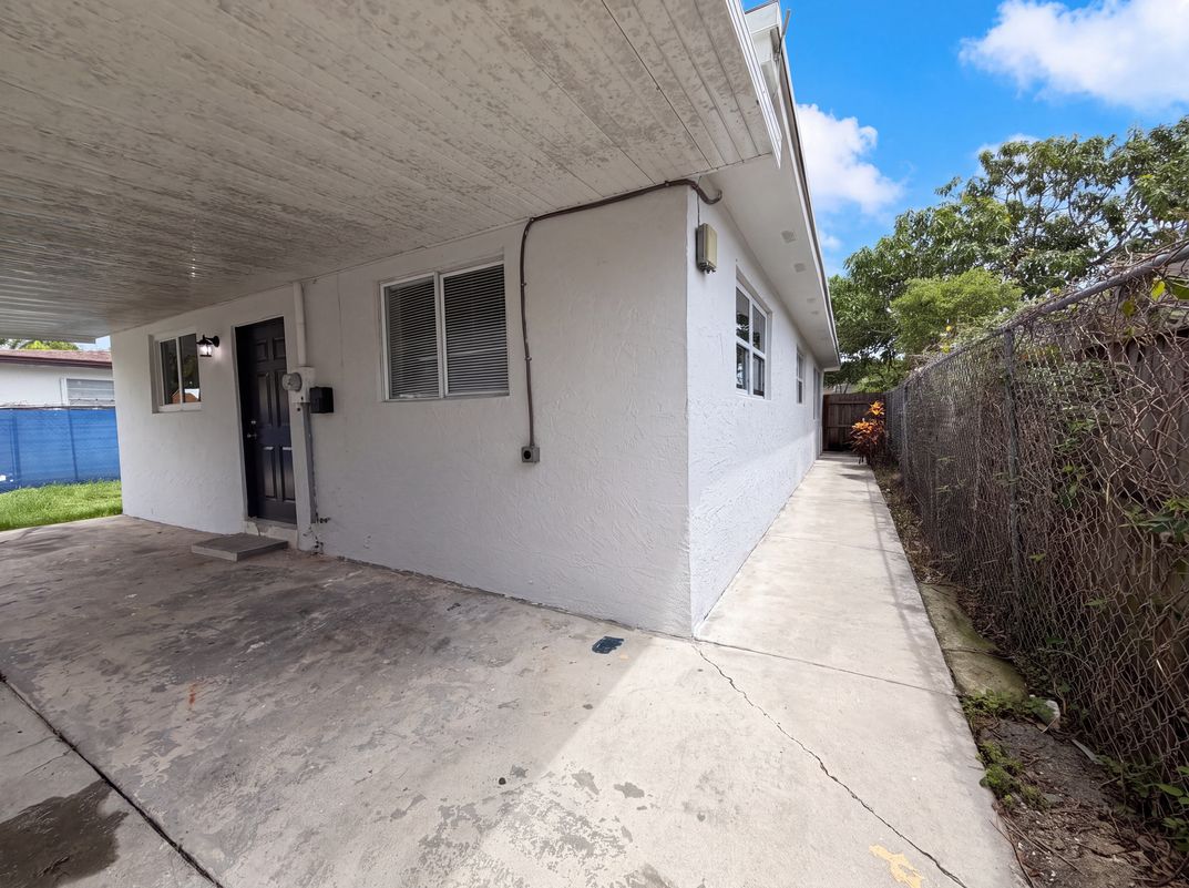 Photo 21 of 23 of 1320 NW 15th St, Homestead, FL
