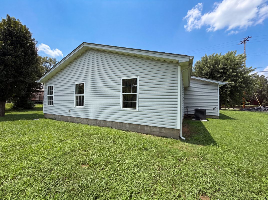 Photo 18 of 20 of 499 Holland Ridge Dr, La Vergne, TN