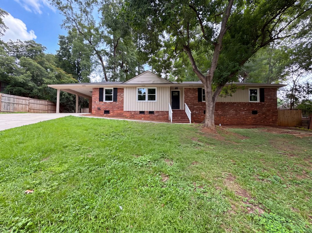 Photo 25 of 29 of 1710 Fairhaven Dr, Columbia, SC