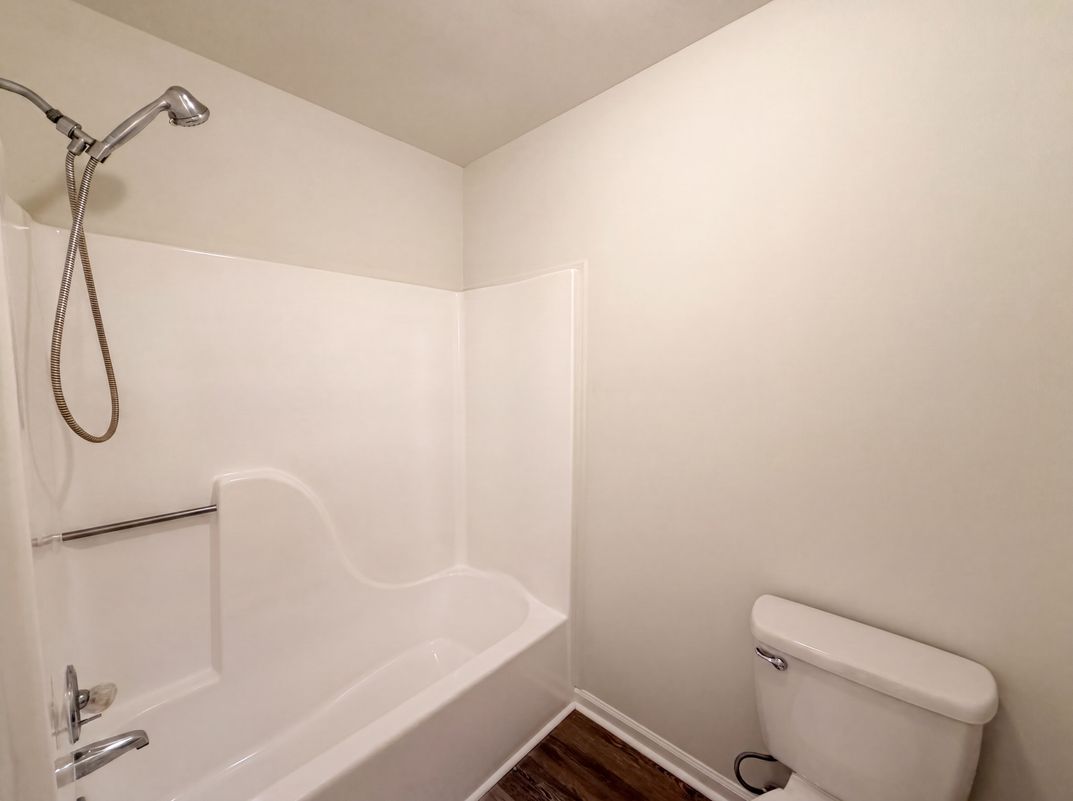 Photo 17 of 24 of 3402 Chaney Ln, Clarksville, TN
