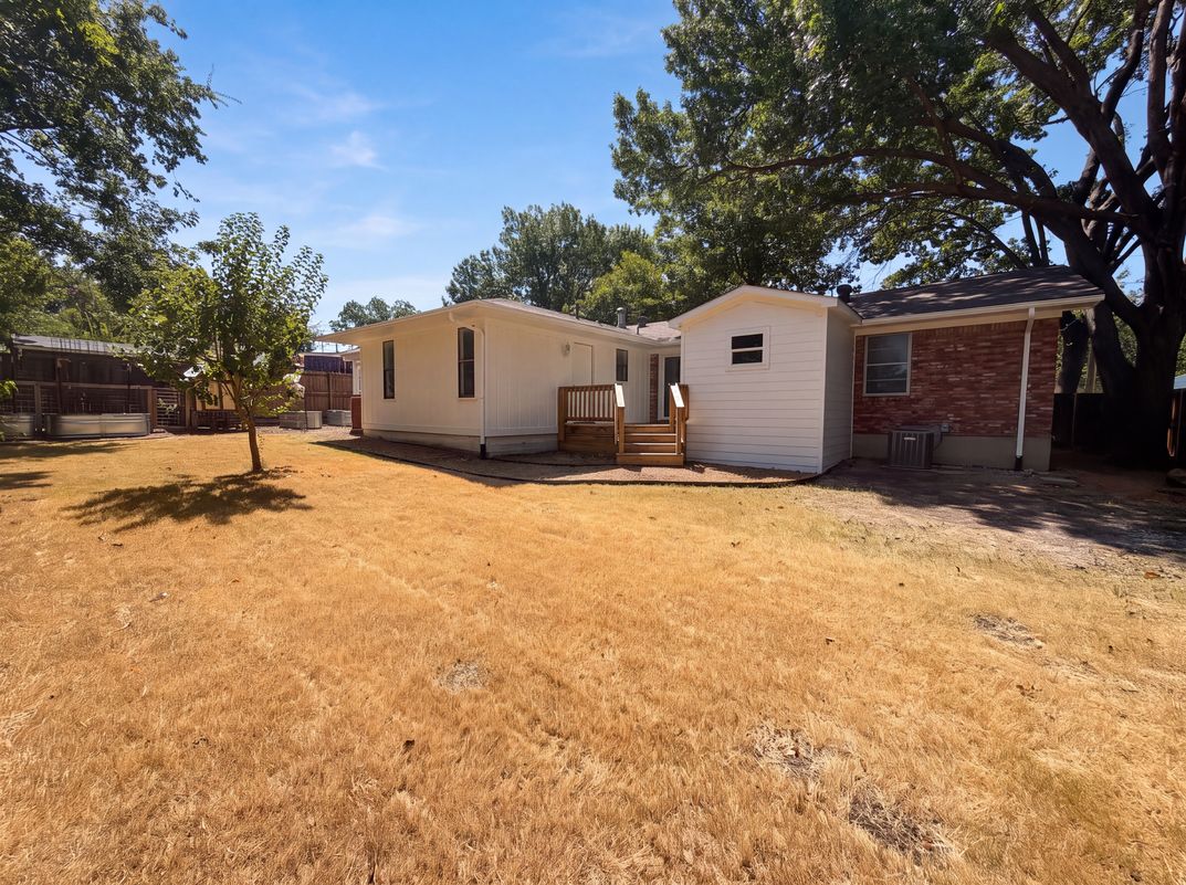Photo 5 of 23 of 808 Griffin St, McKinney, TX