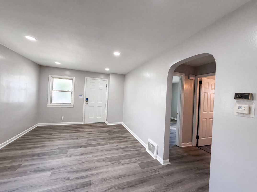 Photo 8 of 18 of 7425 Martin St, Cincinnati, OH