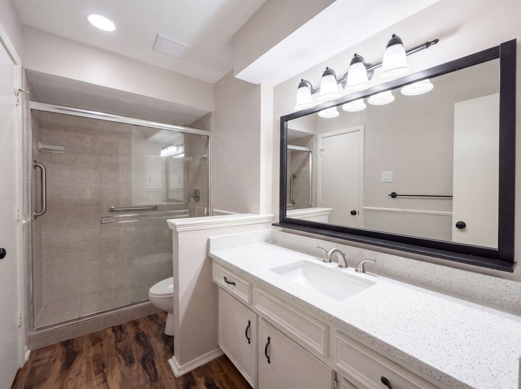 Photo 17 of 22 of 1618 Woodcrest Ln, Carrollton, TX