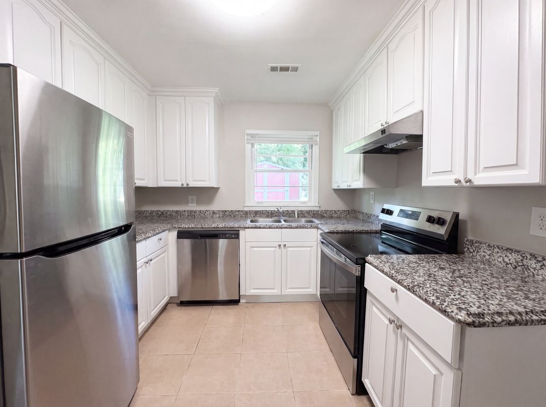 Photo 18 of 25 of 1848 Pinedale Pl, Decatur, GA