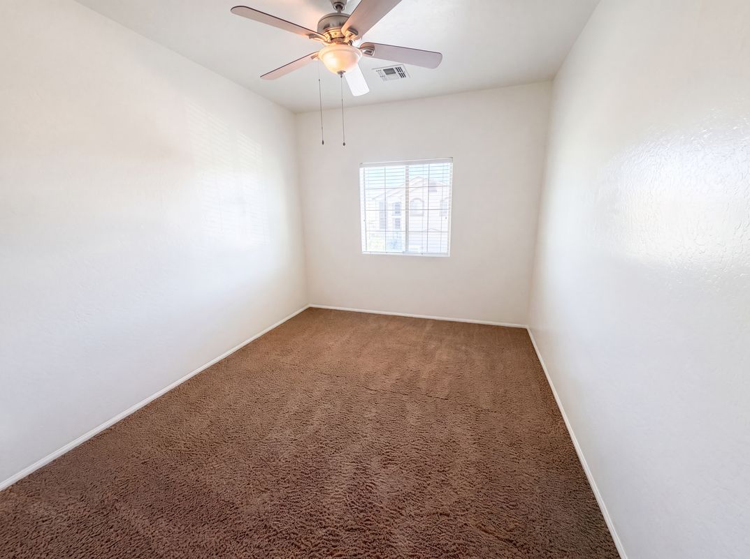 Photo 12 of 36 of 17268 W Elaine Dr, Goodyear, AZ
