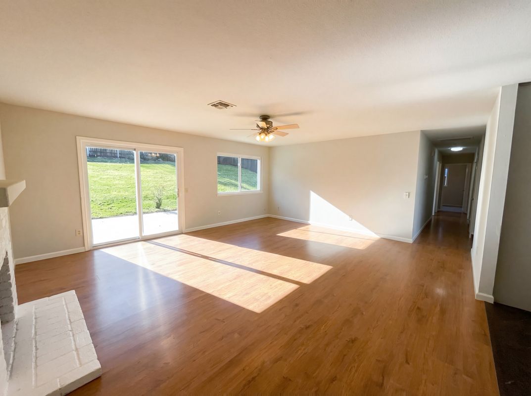 Photo 19 of 24 of 141 Sierra Woods Cir, Folsom, CA