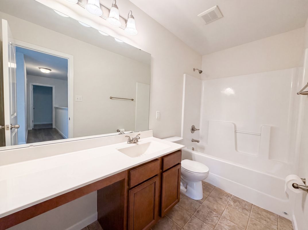 Photo 12 of 28 of 5945 Hawkins Ridge Ct, Saint Louis, MO