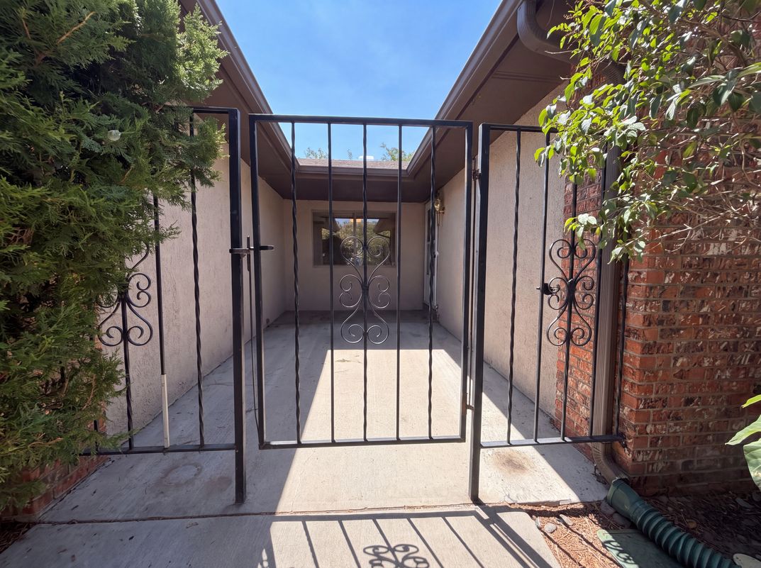 Photo 19 of 22 of 6908 Welton Dr NE, Albuquerque, NM