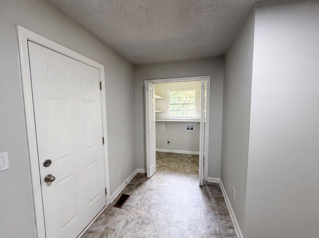 Photo 10 of 20 of 704 Morningside Dr, Mount Holly, NC