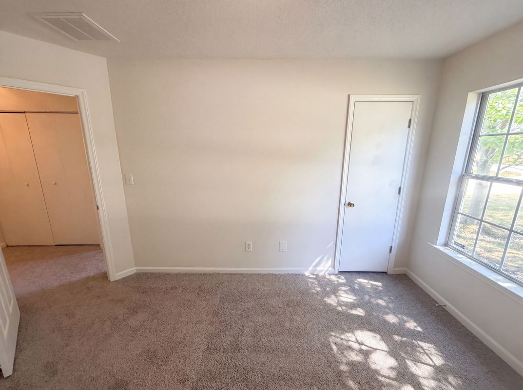Photo 14 of 21 of 4234 Nestleway Ct, Greensboro, NC